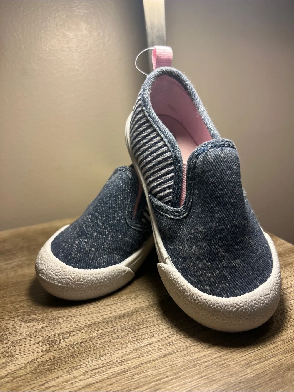 OshKosh B'gosh Denim Blue Slip-On Sneakers with Pink Lining stock (36)